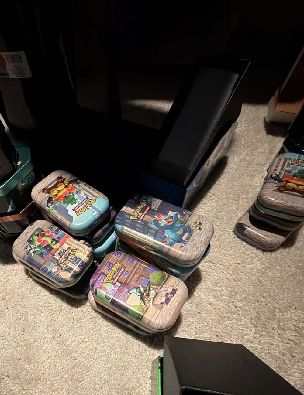 Pokemon  Mini Tins mystery pack